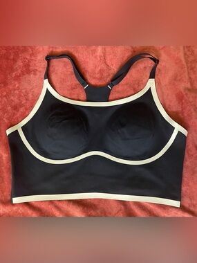 PINK Seamless Contrast Sports Bra